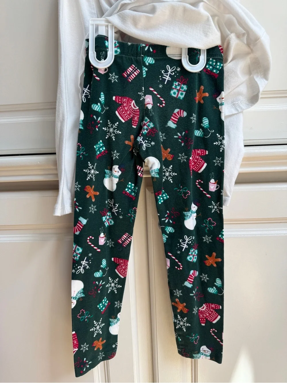 The Children’s Place ~ Christmas Set ~ LS Top and Leggings ~ Girls 4T
